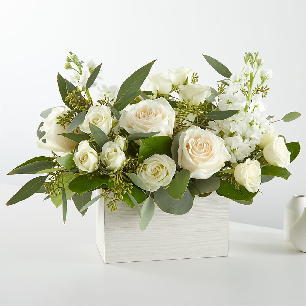 Fresh Linen Box Bouquet – Eaton Floral Inc, Eaton OH