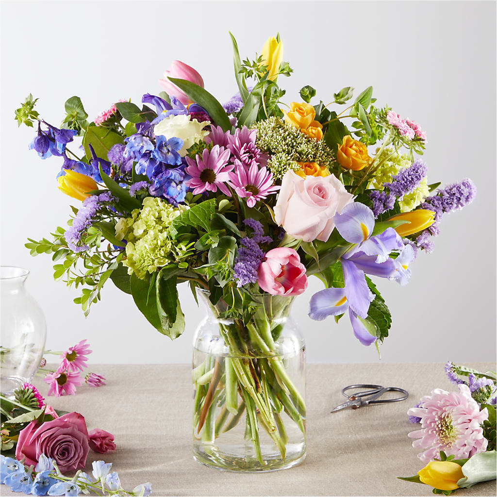 Pastel Tradition - A Florist Original – Eaton Floral Inc, Eaton OH