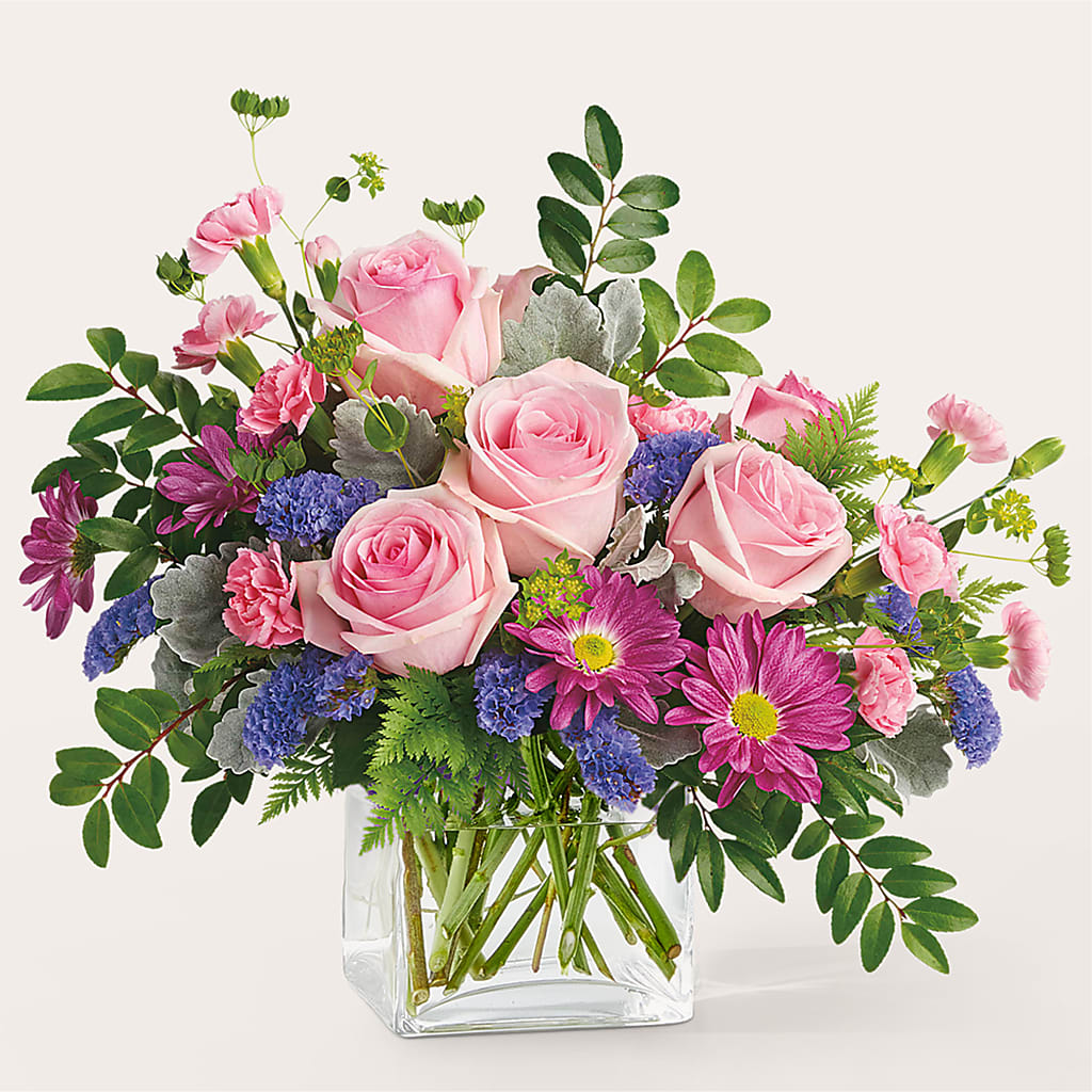 Starlet Bouquet – Eaton Floral Inc, Eaton OH