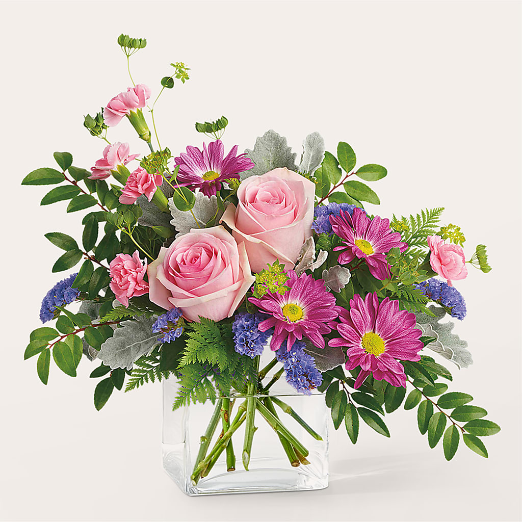 Starlet Bouquet – Eaton Floral Inc, Eaton OH