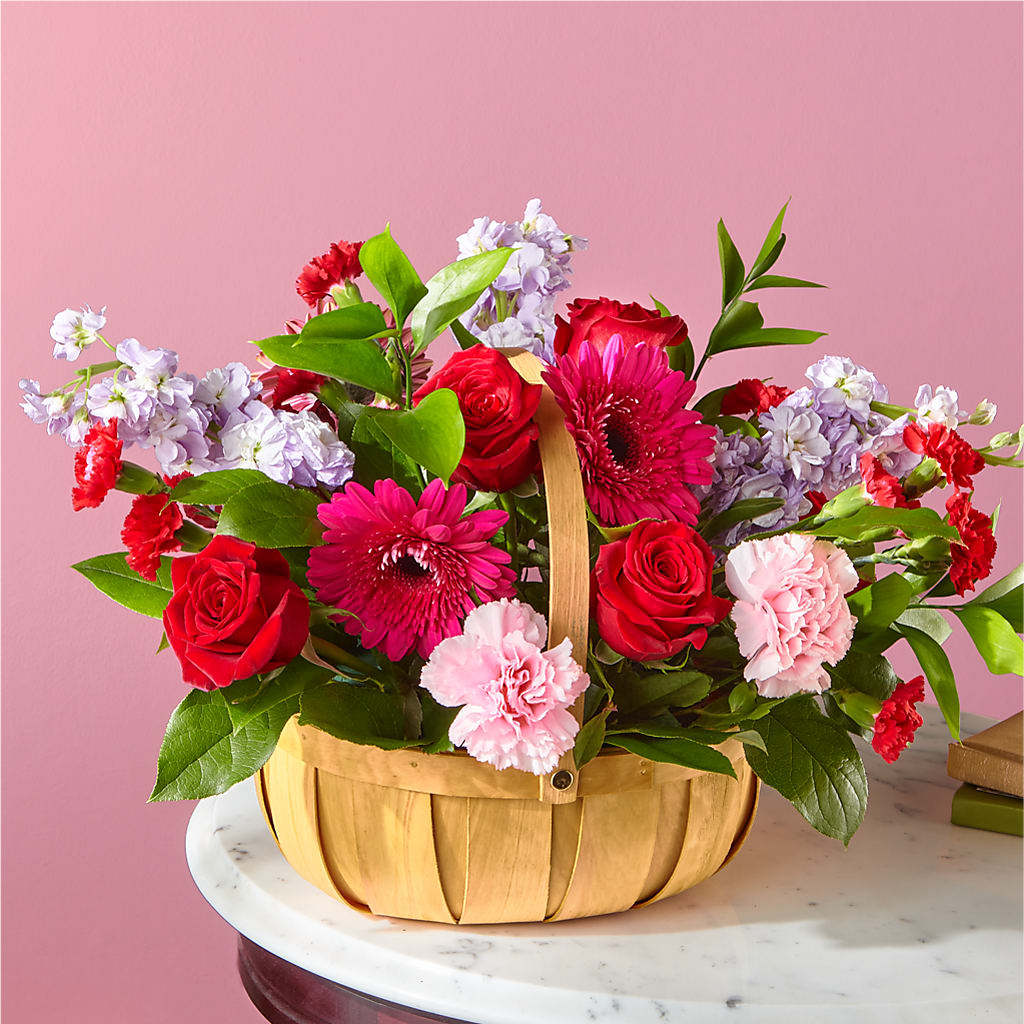 Pink Picnic Basket – Eaton Floral Inc, Eaton OH