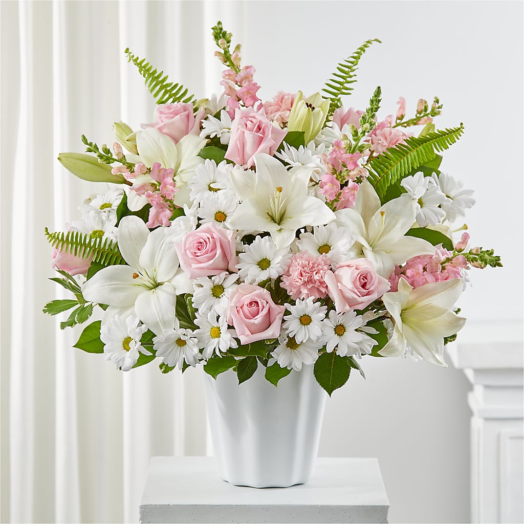 Soft Touch Tabletop Basket – Eaton Floral Inc, Eaton OH