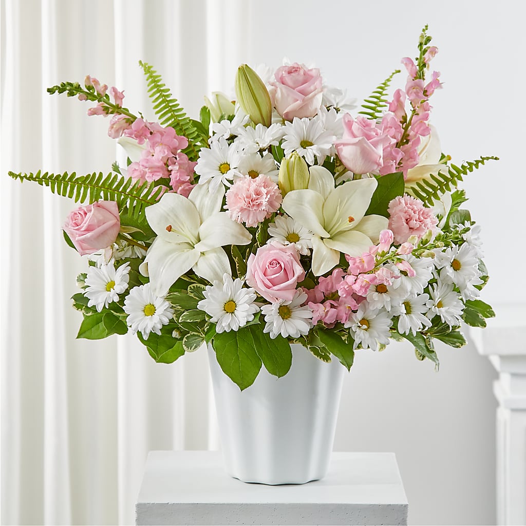 Soft Touch Tabletop Basket – Eaton Floral Inc, Eaton OH