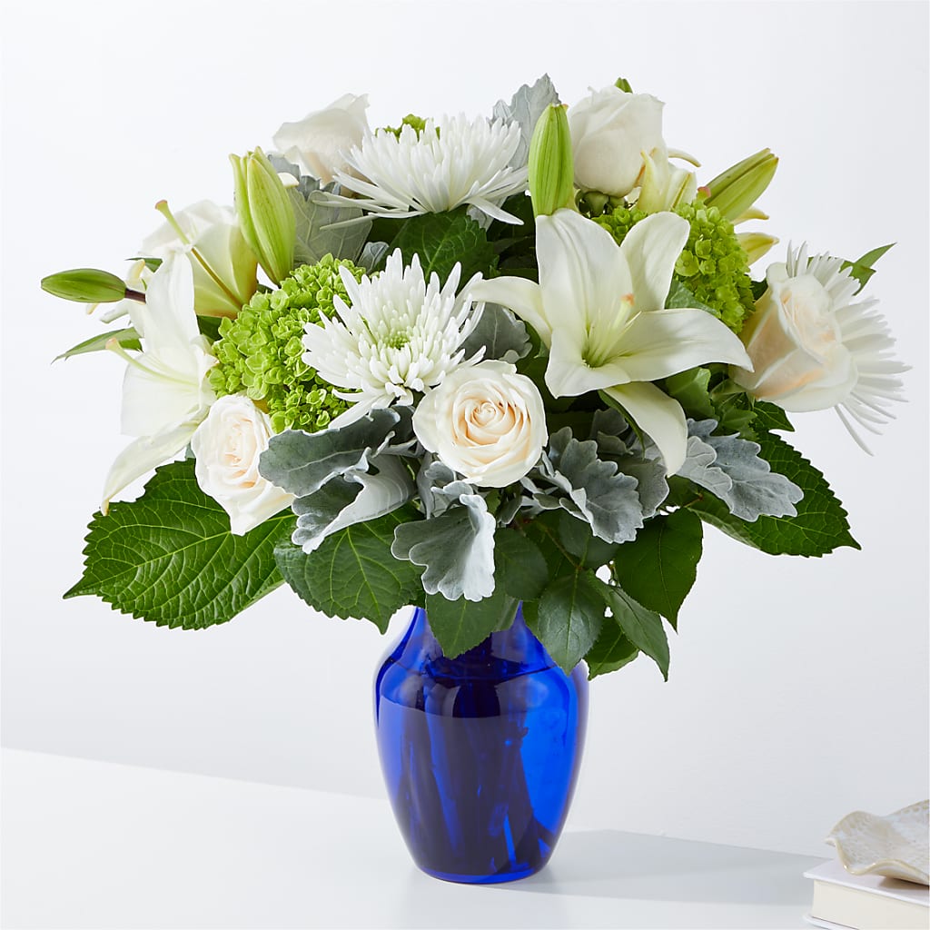 Snowy Dreams Bouquet – Eaton Floral Inc, Eaton OH