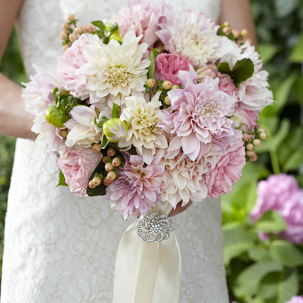 Heart's Promise Bouquet – Eaton Floral Inc, Eaton OH