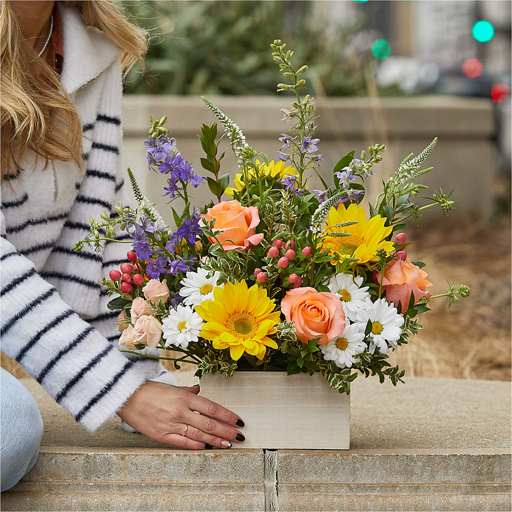 The Good Life Bouquet –  Eaton Floral Inc, Eaton OH