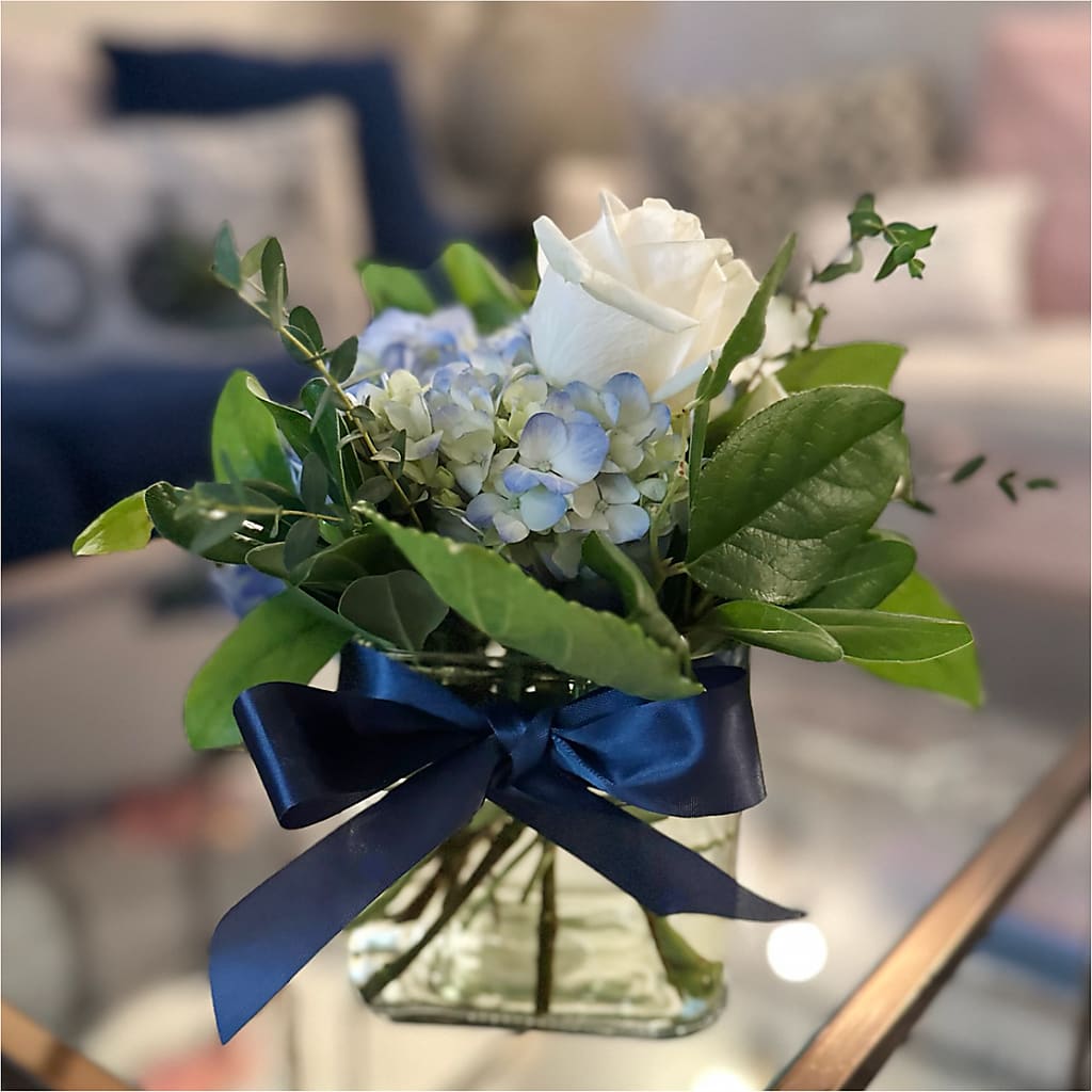 Sky Blue Delight Bouquet –  Eaton Floral Inc, Eaton OH