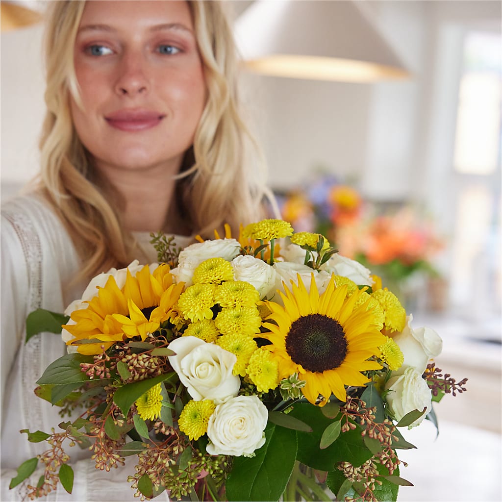 Luminous Morning Bouquet –  Eaton Floral Inc, Eaton OH