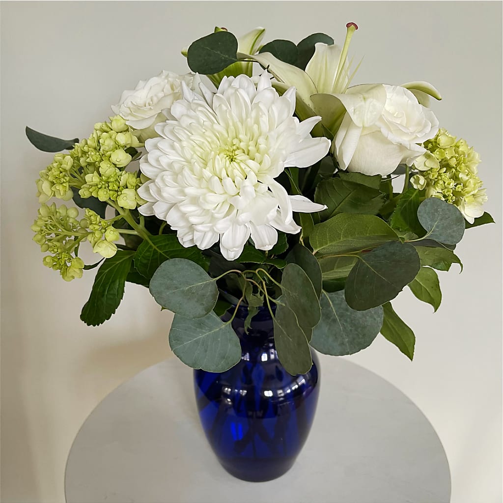 Snowy Dreams Bouquet –  Eaton Floral Inc, Eaton OH