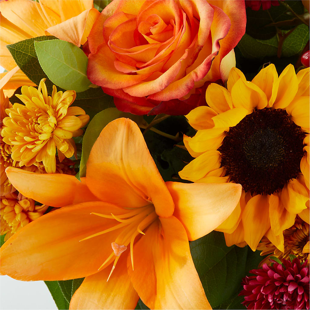 Grateful Centerpiece –  Eaton Floral Inc, Eaton OH