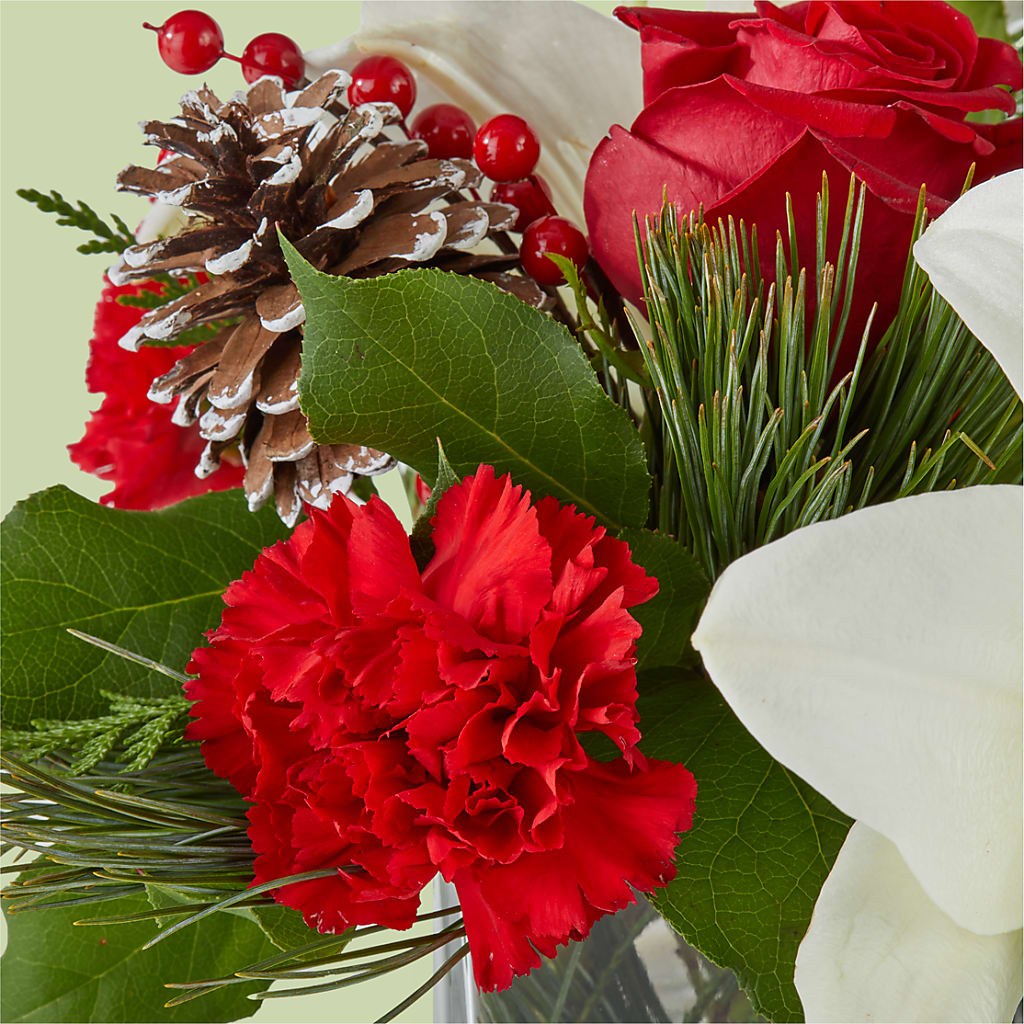 Glistening Icicles Bouquet –  Eaton Floral Inc, Eaton OH