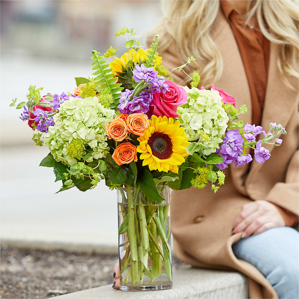 Vibrant Greetings Bouquet –  Eaton Floral Inc, Eaton OH