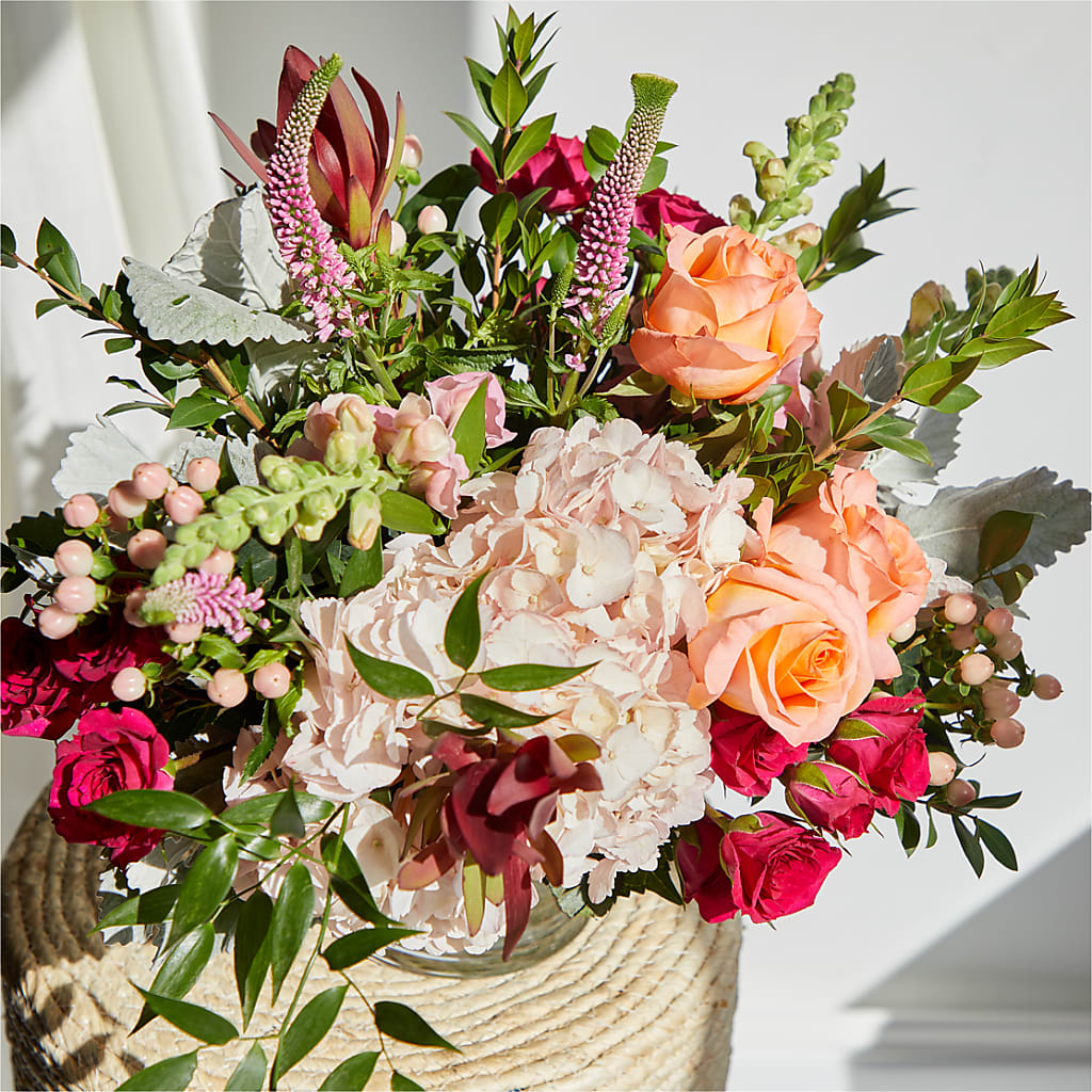 Glitz & Glam Bouquet –  Eaton Floral Inc, Eaton OH